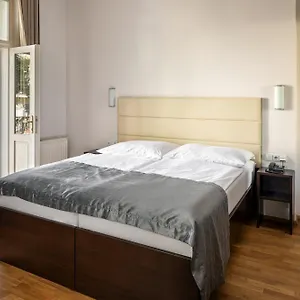 Trevi 4*, Praha Česká republika
